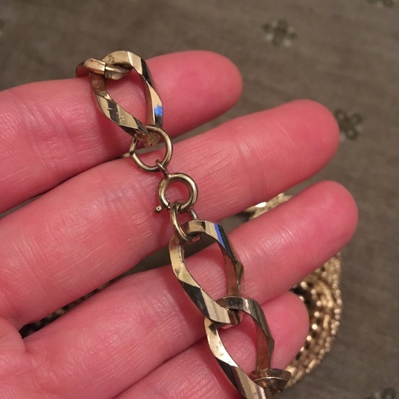 Vintage Gold Tone Chain Link Necklace - Picture 4 of 9